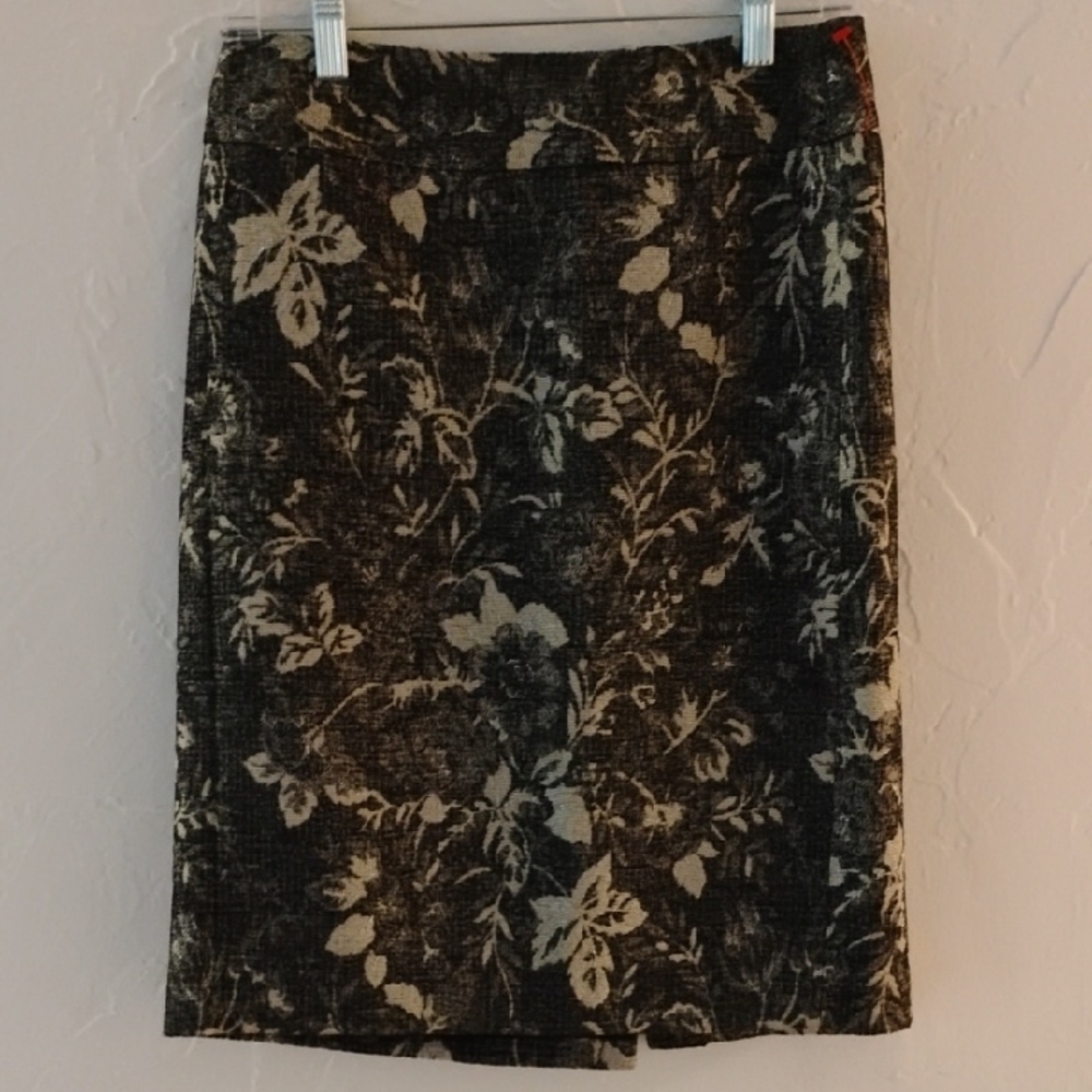 Ann Taylor Black and Cream Pencil Skirt Knee-Length Work